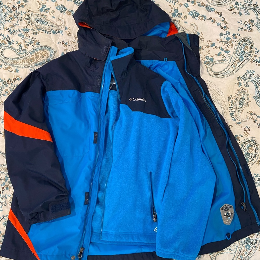Colombia Juniors Snow Jacket (interchangeable and Omni tech design) Size 14-16.